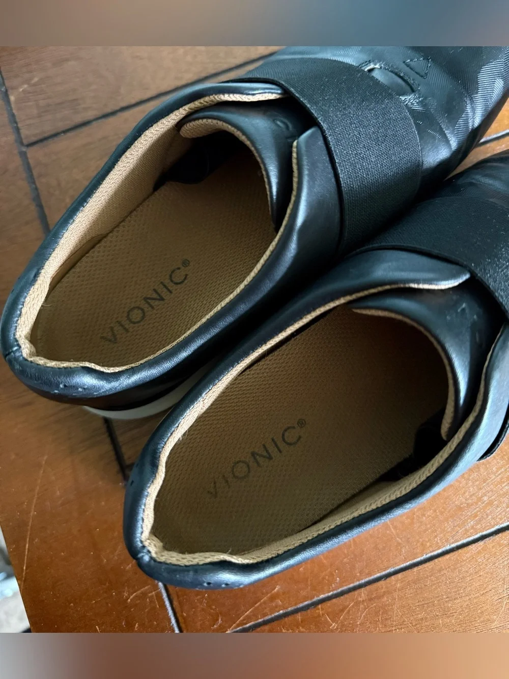 Vionic Women’s Black Leather Codie Camo Slip On Sneakers Size 8.5